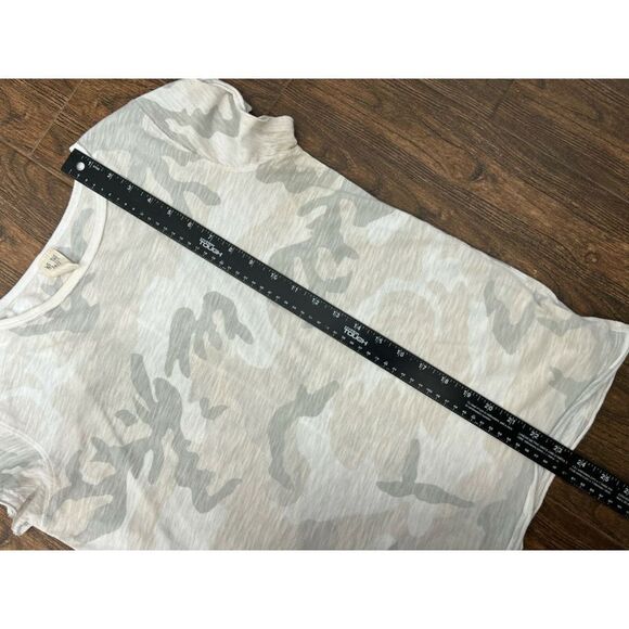 WE THE FREE CAMO CAMOUFLAGE BEIGE GRAY WHITE SHORT SLEEVE THIN SOFT T-SHIRT LG - Picture 11 of 11